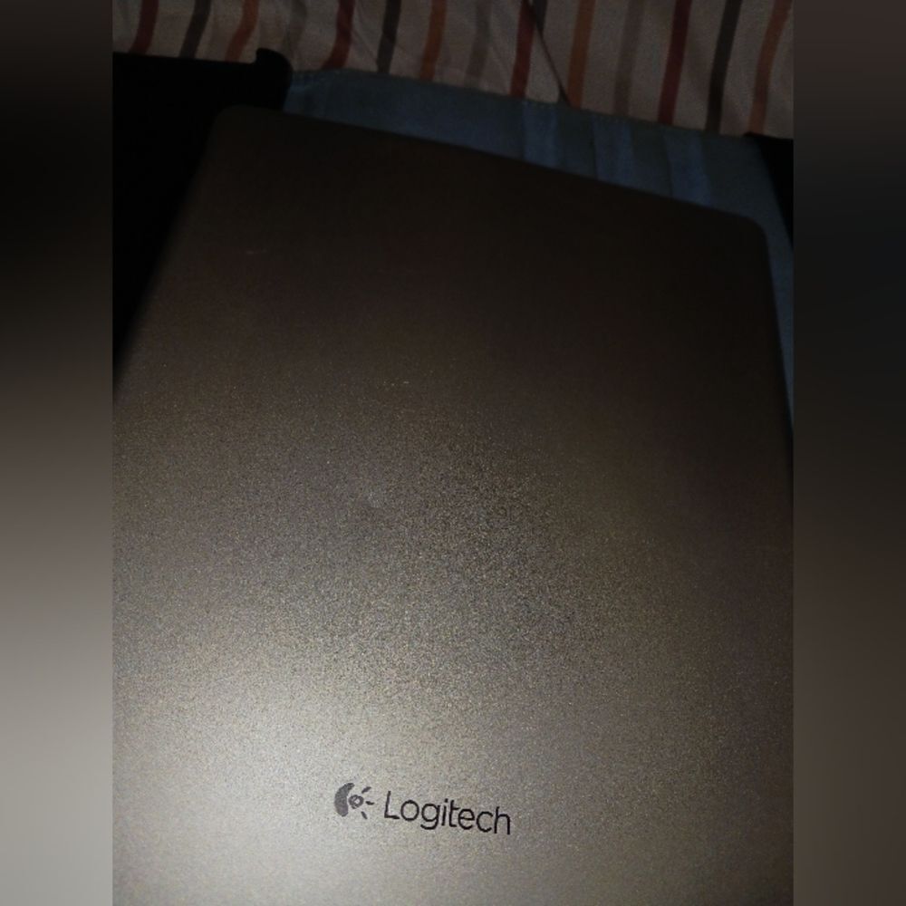 Logitech I-Pad Keyboard   - Picture 10 of 11